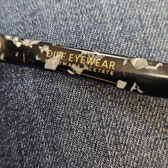 DIFF Polarized Sunglasses With Black/White Frames & Blue Lenses - Picture 4 of 11